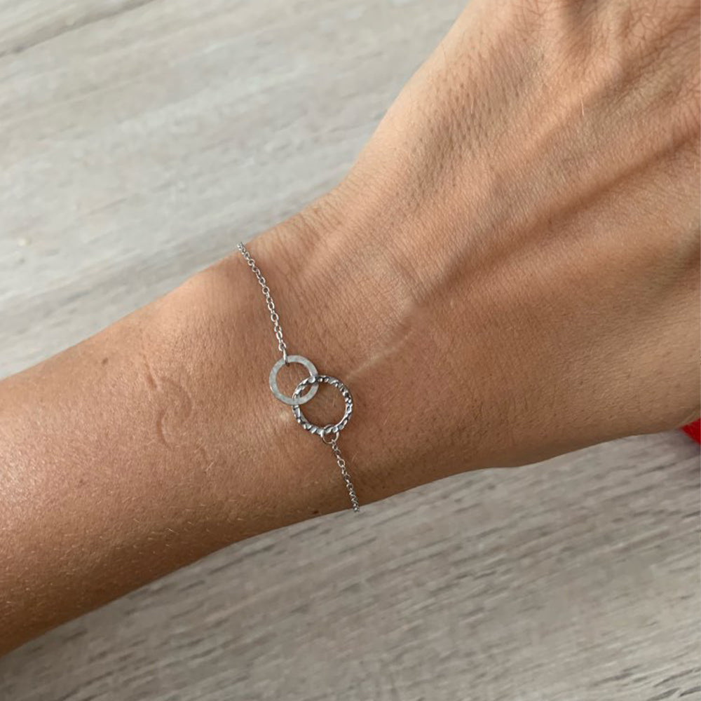 Interlocking Rings Bracelet – Gold Stainless Steel